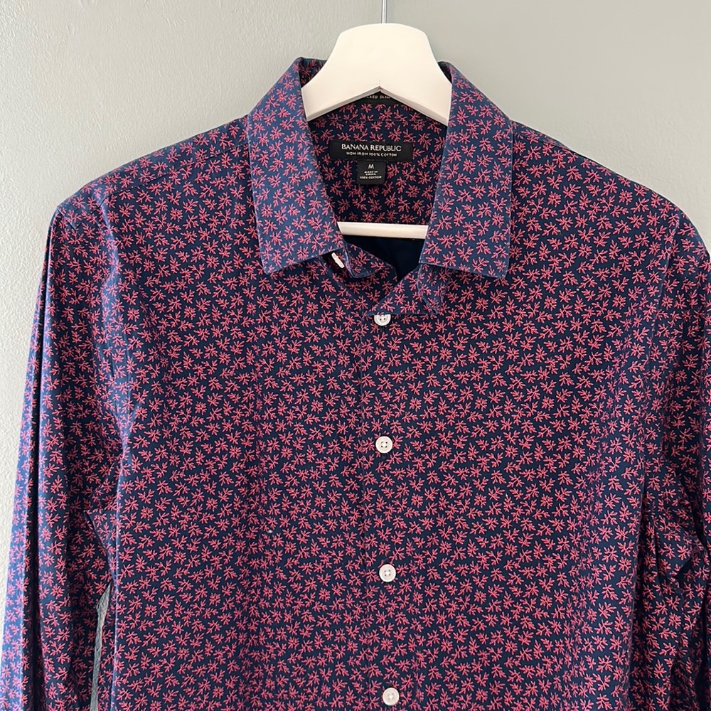 Banana Republic Untucked Slim Fit Button Up- Navy with red floral